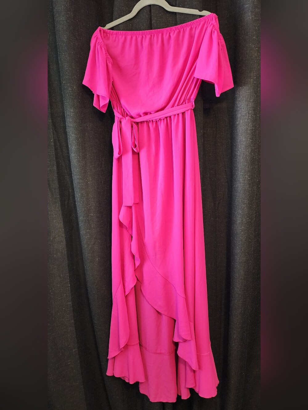 VICI Hot Pink Off‑Shoulder Ruffle Maxi Dress • Size Large